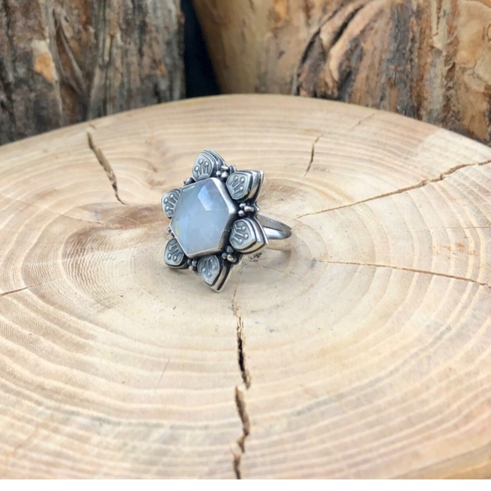 Astrum Jewelry Lilith Ring - Picture 3 of 4